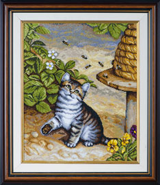 X-1143, Kitty and bees The cross stitch kit contains: DMC cotton thread, 16 count cotton Aida Zweigart, needle, color chart and instructions. Size (28 x 346 cm)